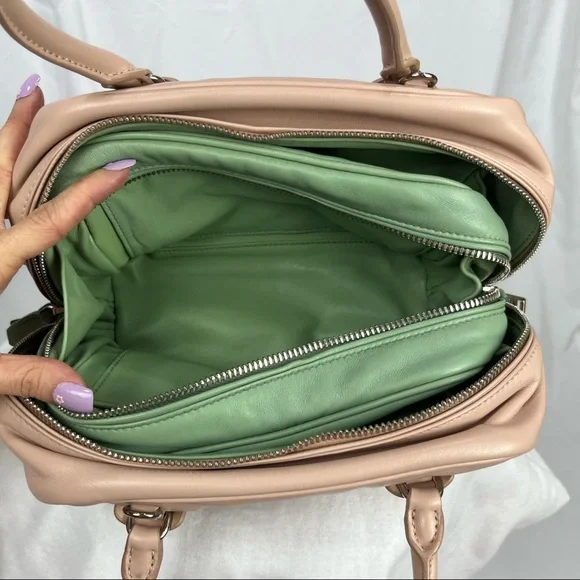 Prada Inside Bag ✨ - Picture 11 of 13